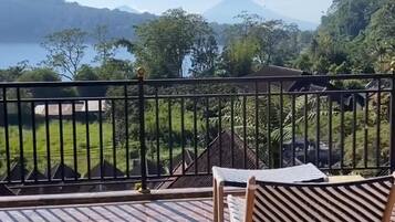 Deluxe House, Balcony, Lake View | Terrace/patio