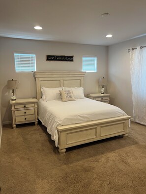 3 bedrooms, desk, travel crib, WiFi