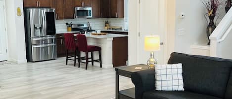 Smart TV, chimenea y reproductor de DVD