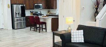 Riverfront Retreat close to Boeing, I-5 and downtown Everett!