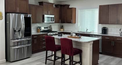 River Retreat close to Boeing, I-5 and downtown Everett!