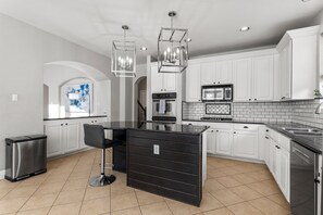 Micro-ondas, fogão, cooktop, lava-louças