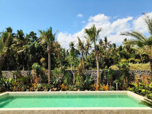 Perfect for Families & Groups, Villa Cactus 3BR with Pool, Garden & Kitchen.