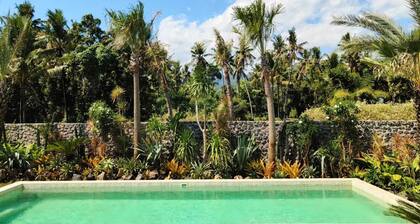 Perfect for Families & Groups, Villa Cactus 3BR with Pool, Garden & Kitchen.