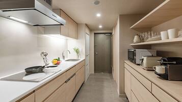 Phòng 3 | Két bảo mật tại phòng, bàn, bàn ủi/dụng cụ ủi quần áo