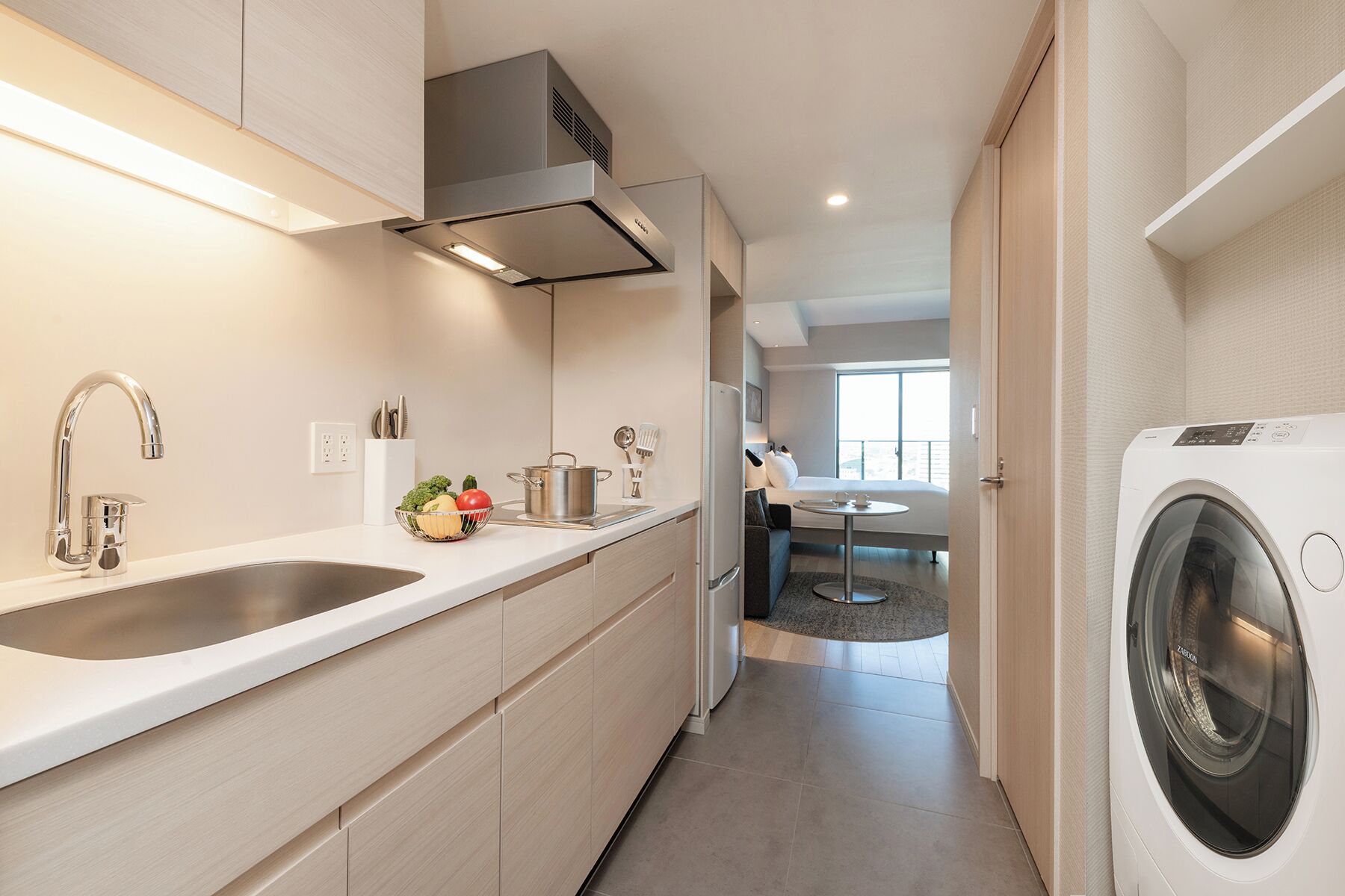 خزنة داخل الغرفة ومكتب ومكواة/لوح كي وواي فاي مجانًا