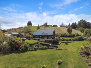 Front of property - Mountain View Lodge (Dalefield)