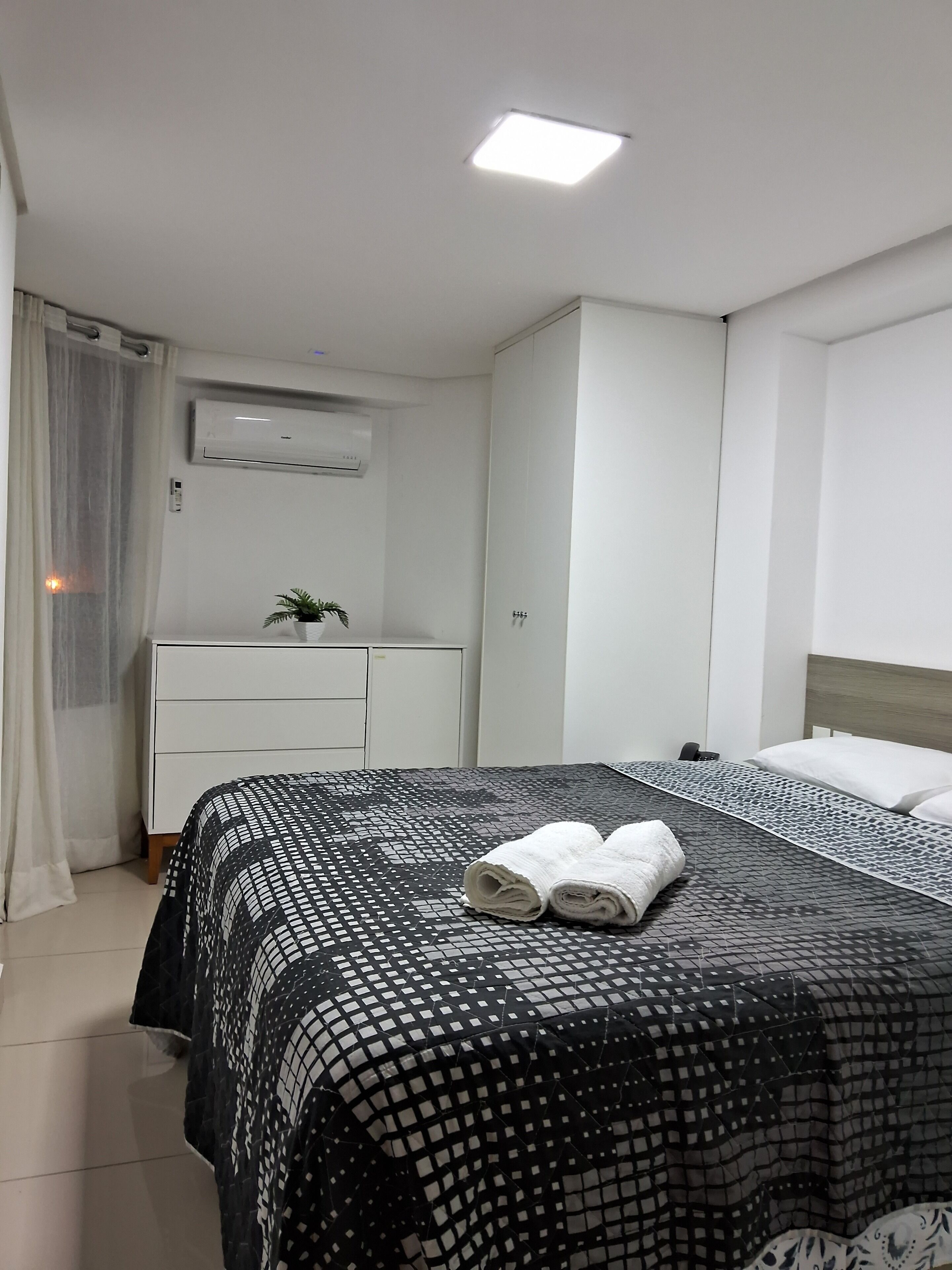 Tabla de planchar con plancha y wifi gratis