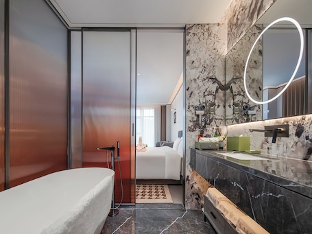 Deluxe Double Room Single Use | Desk, laptop workspace, blackout drapes, free WiFi