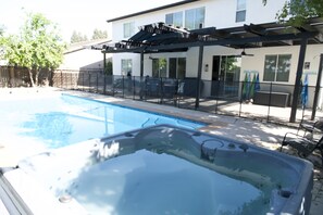 Pool - New 5BR Pool House near Sequoia w/ BBQ / 3700Sqft (Visalia)