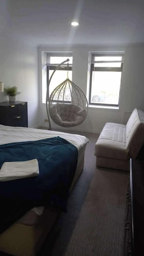 gourock blissful apartment with 3 bedrooms