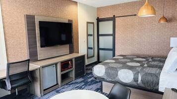 Desk, laptop workspace, free WiFi