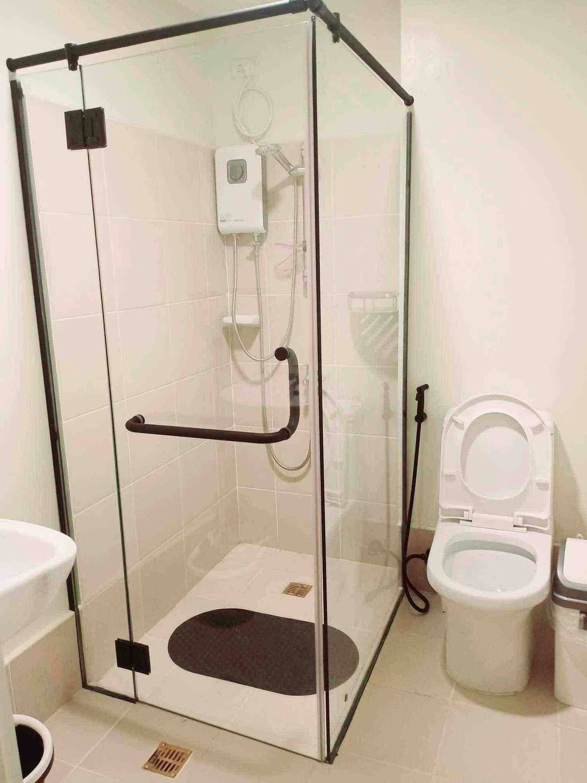 Room, 1 Bedroom | Bathroom
