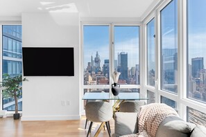 Interior - Luxury 2BR/2BA Apartment with Stunning NYC Skyline Views (New York)