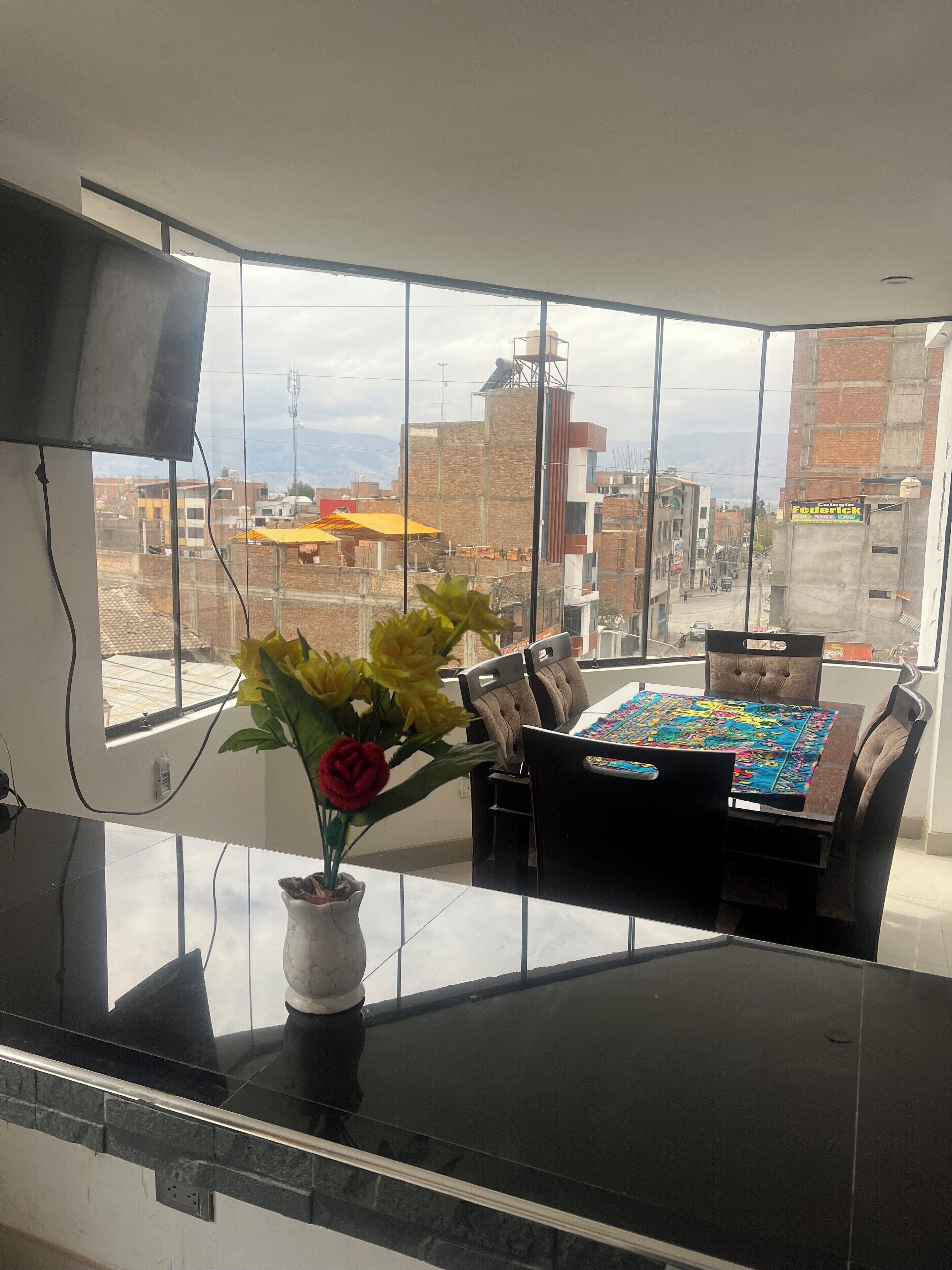 客室内のダイニングエリア