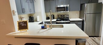 Modern Executive Suite- NRG, Medical Center, Downtown Houston