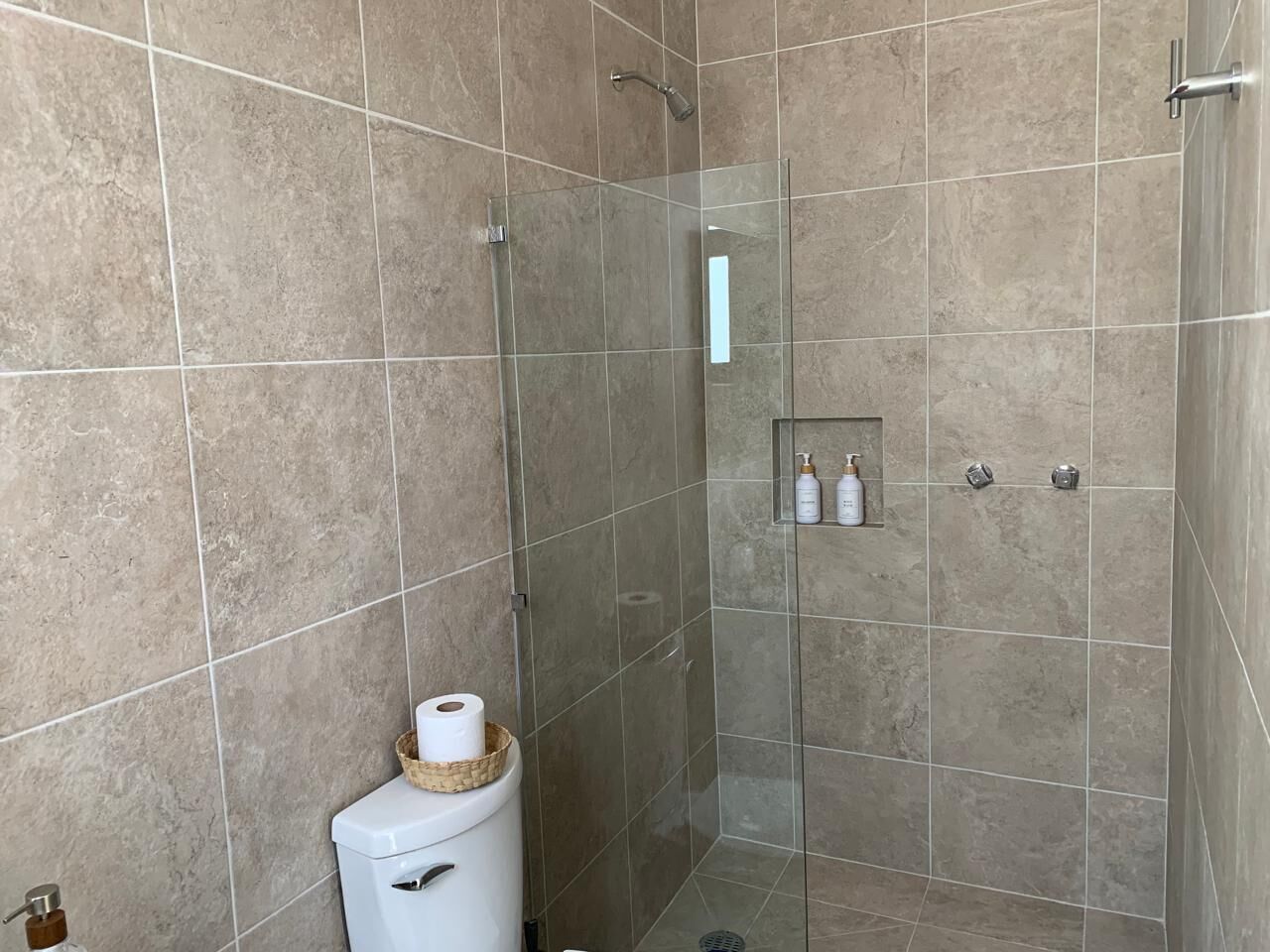 Bruser, håndklæder, Sæbe, Toiletpapir