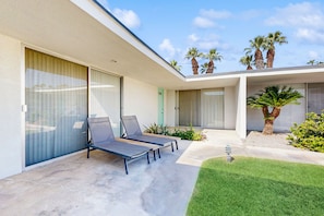 Terrace/patio - Sunny Mountain-View Retreat with Pool, Golf, and Tasty Eats Just Steps Away (Palm Desert)