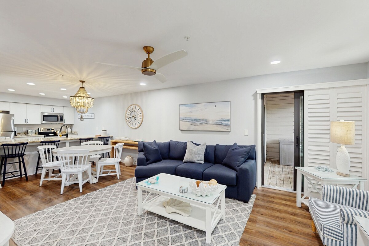 Dog-Friendly Condo with pool, golf, and just steps to the beach