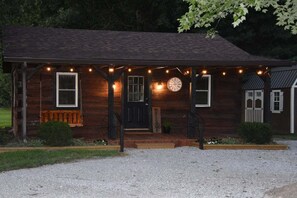 Exterior - Pine Song Retreat - Pine Song Retreat (Lexington)