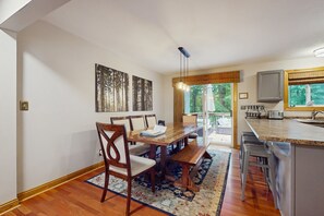 Dining - Spacious Dog Friendly Home w/ heated pool, fenced yard, gas grill, & fire pit (Sawyer)