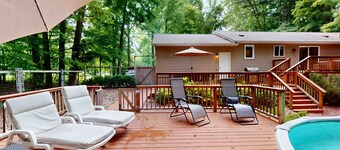 Spacious Dog Friendly Home w/ heated pool, fenced yard, gas grill, & fire pit