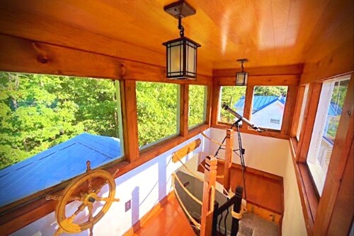 Family Lakehouse by Pickwick