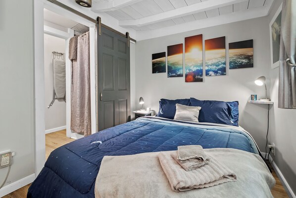 1 chambre, fer et planche à repasser, Wi-Fi, draps fournis