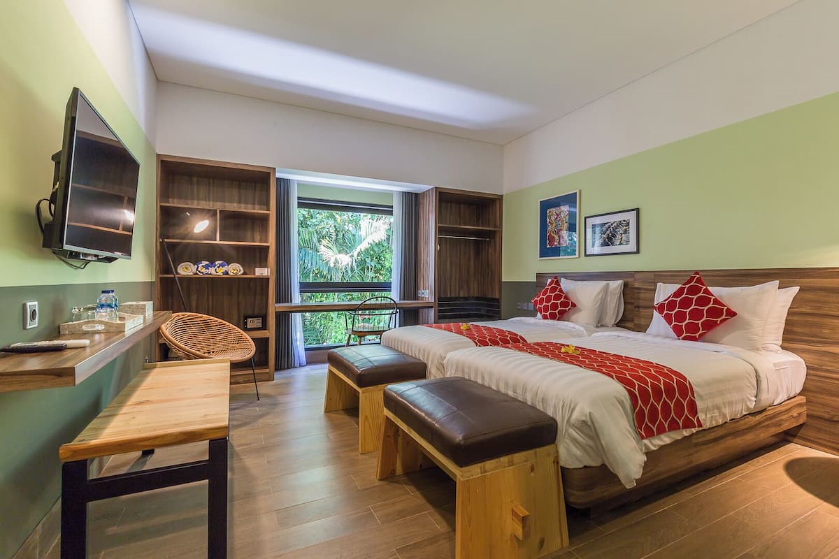 Deluxe Twin Room | Desk, free WiFi