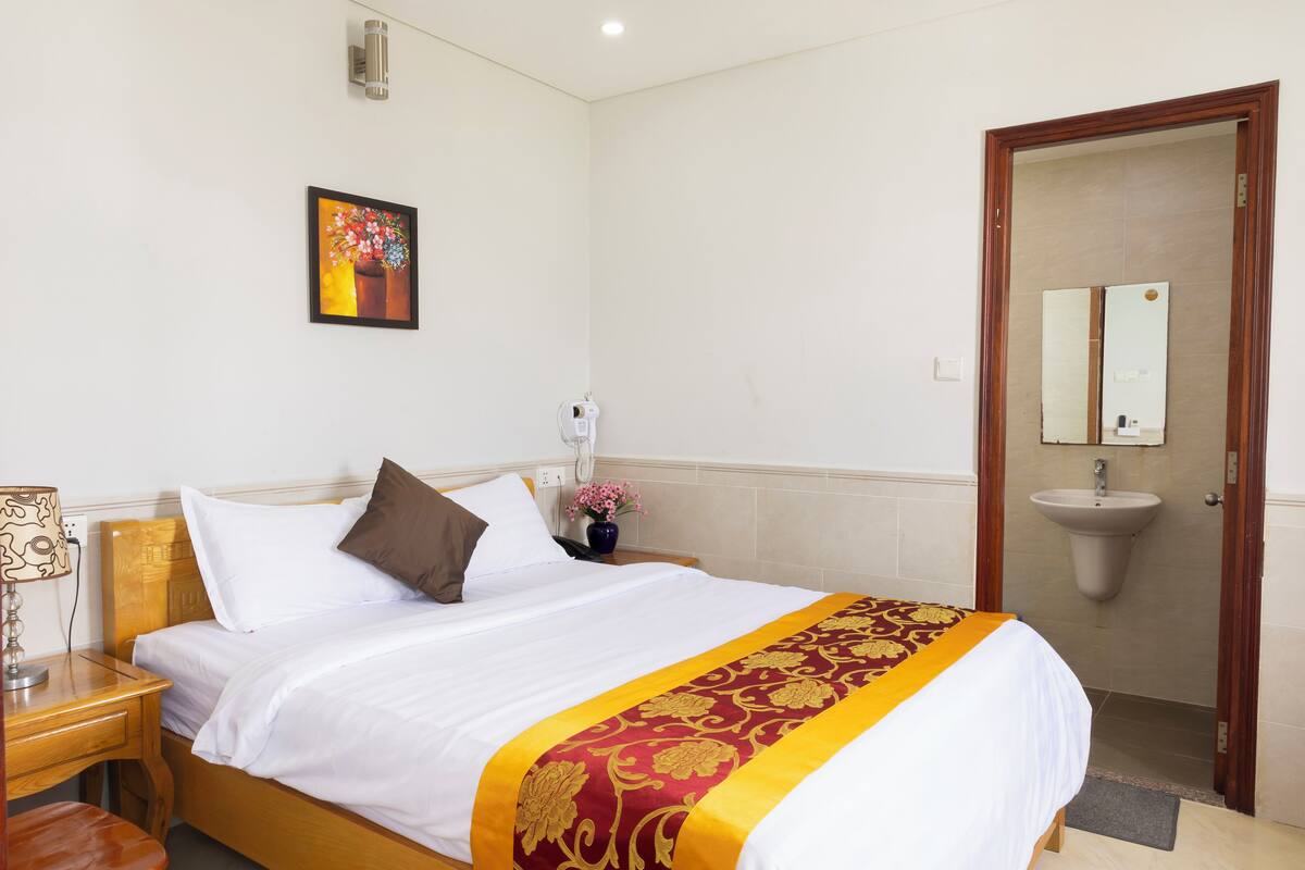 Standard Room, City View | Laptop workspace, free WiFi