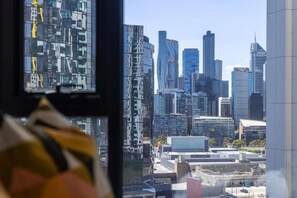 Interior - 2B Southbank Stay | Pool, Gym, Bay Views (Southbank)