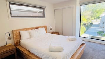 3 slaapkamers, een bureau, een strijkplank/strijkijzer, gratis wifi