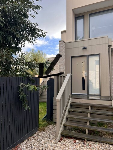 Natural, quiet, central home for your easy & comfortable trip to Frankston.