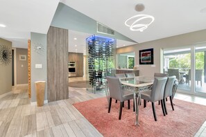 Dining - Papys Preserve - Exclusive Executive Estate (30 Day Min Stay) (St Petersburg)