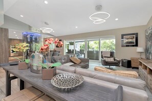 Lobby - Papys Preserve - Exclusive Executive Estate (30 Day Min Stay) (St Petersburg)