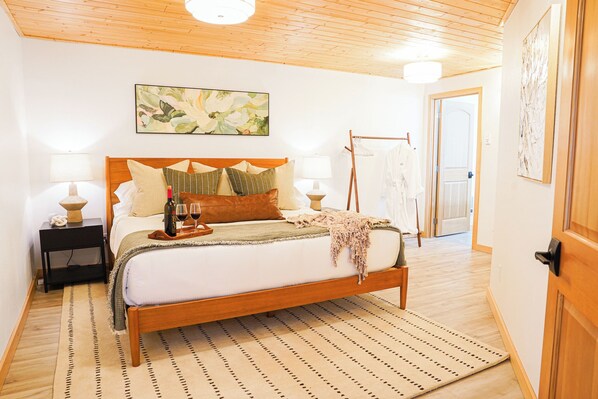 Iron/ironing board, travel crib, free WiFi, bed sheets