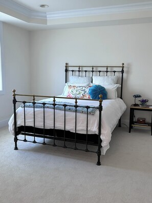 1 bedroom, internet, bed sheets