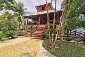 Premium Tree House