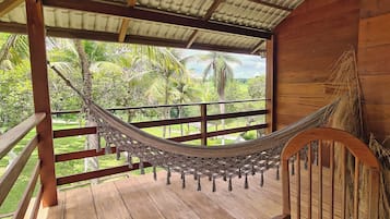 Casa na árvore premium | Cofres nos quartos, Wi-Fi de cortesia, roupa de cama