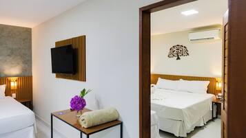 Quarto família | Cofres nos quartos, Wi-Fi de cortesia, roupa de cama