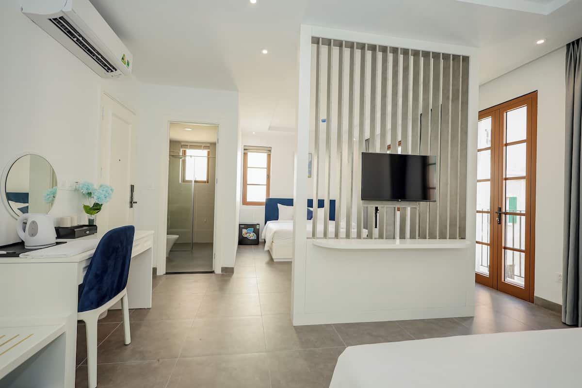 Family Quadruple Room, Balcony, City View