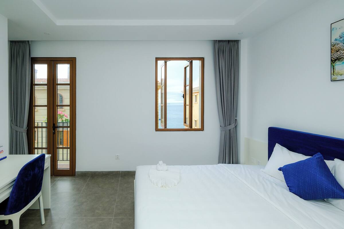 Deluxe Double Room, Balcony, City View