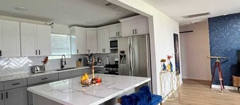 Cozy 4-bedroom house 12 mins from DT Houston