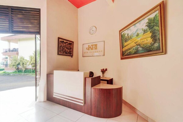 Tripletree Ken Hotel - Cisarua
