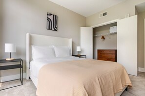 2 slaapkamers, een strijkplank/strijkijzer, wifi, beddengoed