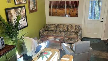 Televisor intel·ligent, llibres i estèreo