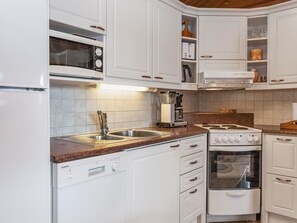 Fridge, microwave, oven, dishwasher