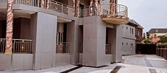international royal hotel