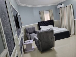 高級寢具、羽絨被、Tempur-Pedic 床墊、熨斗/熨衣板