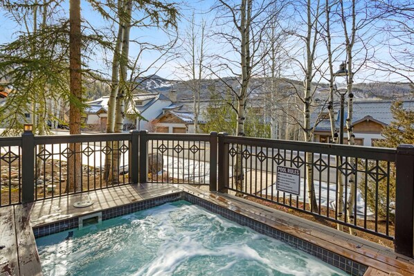 Imagen sin descripción, 1 de 50, botón